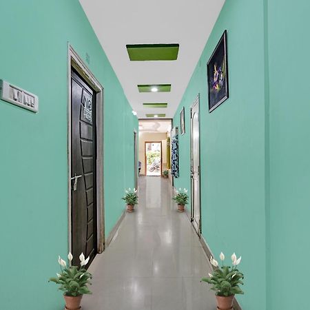 Spot On Sri Sai Teja Lodge Visakhapatnam Ngoại thất bức ảnh