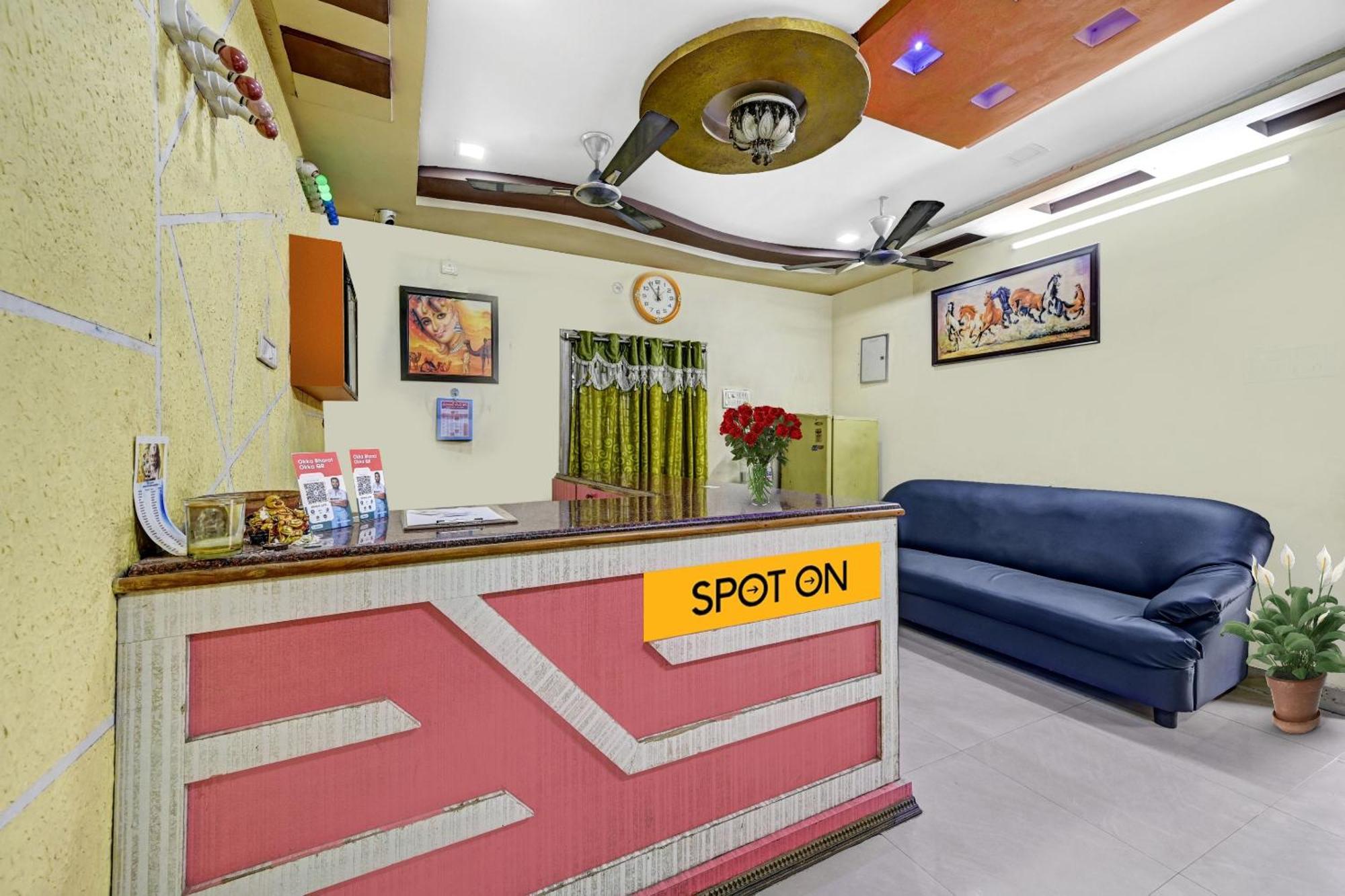 Spot On Sri Sai Teja Lodge Visakhapatnam Ngoại thất bức ảnh