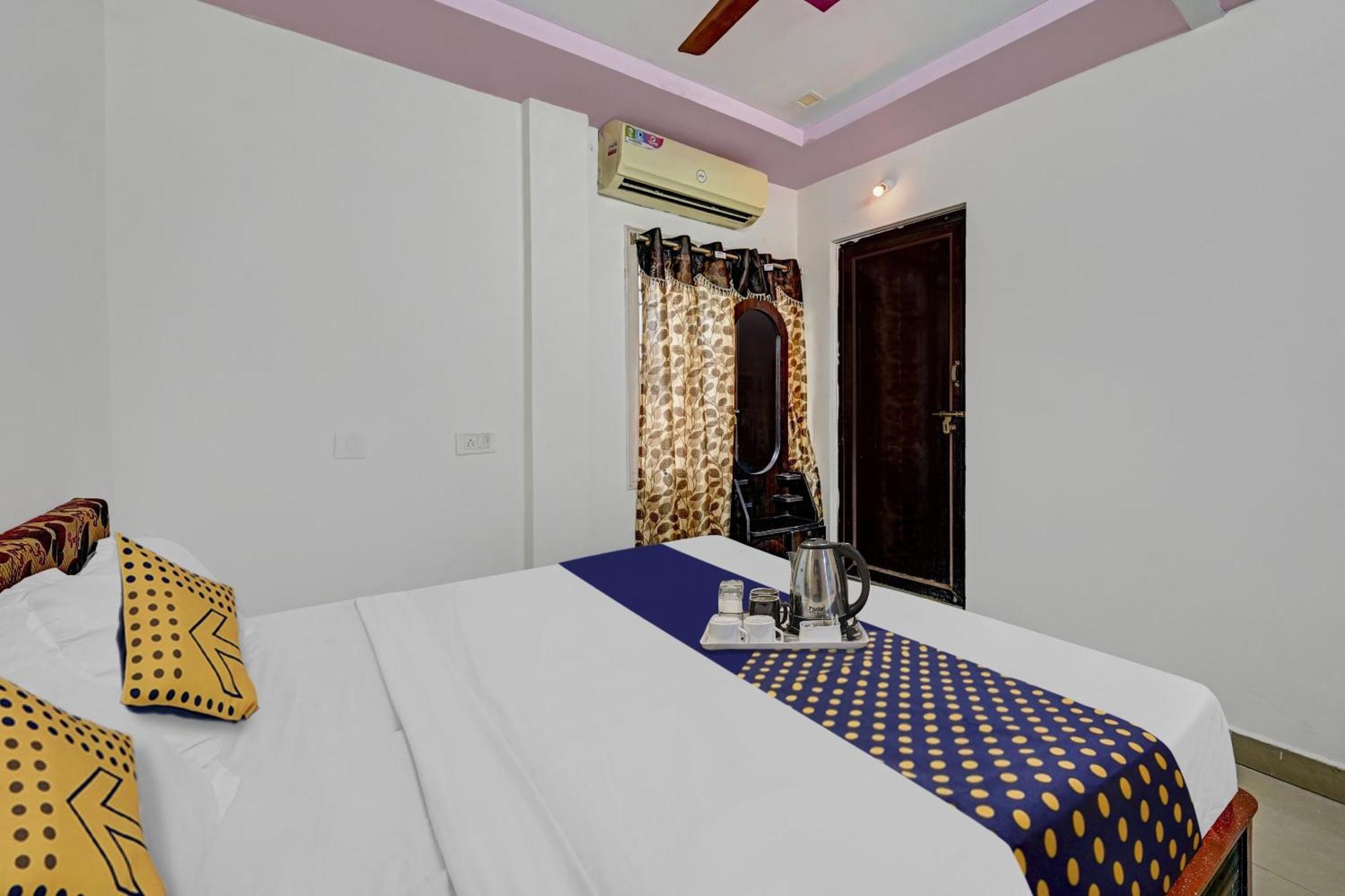 Spot On Sri Sai Teja Lodge Visakhapatnam Ngoại thất bức ảnh