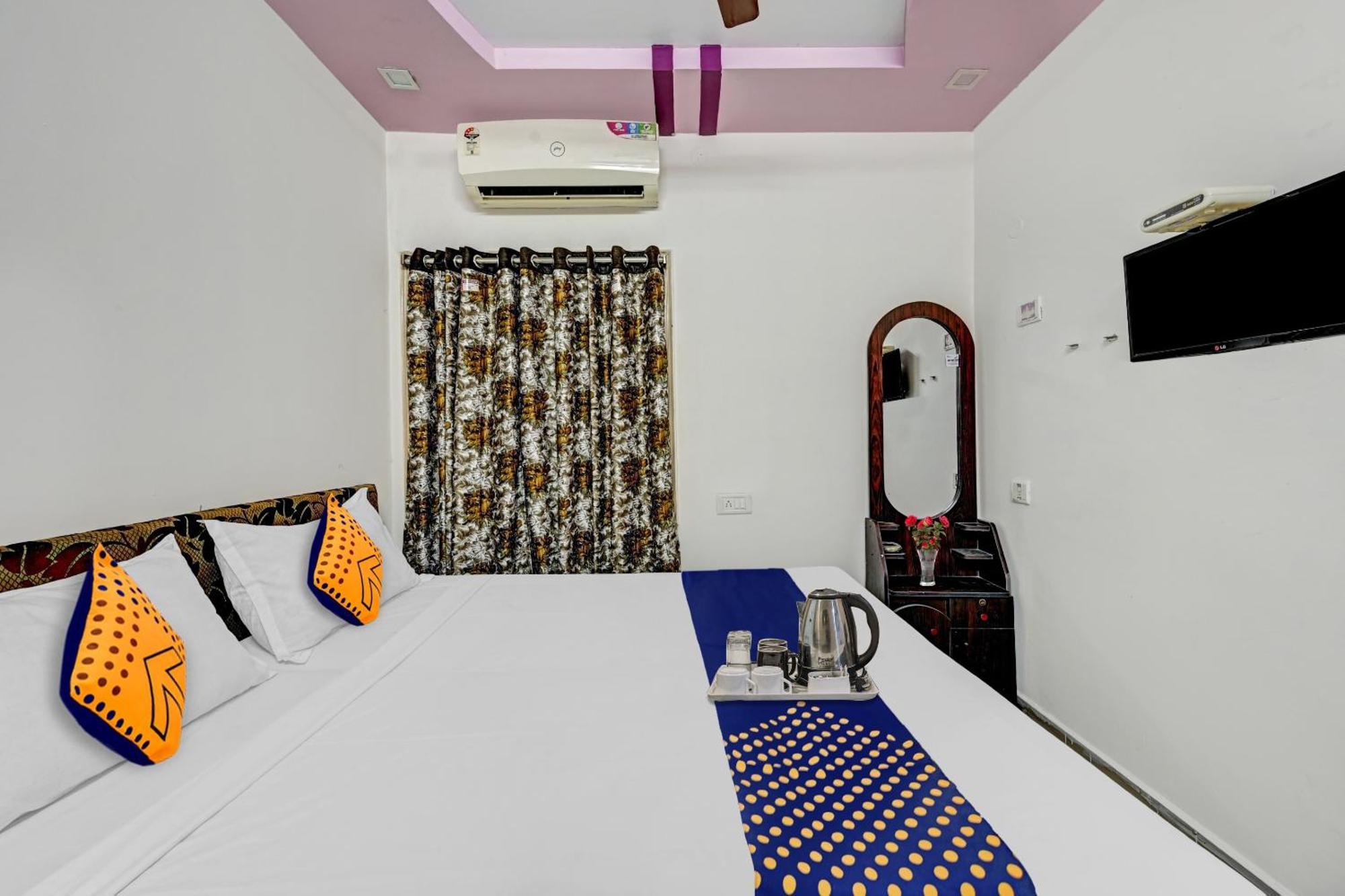 Spot On Sri Sai Teja Lodge Visakhapatnam Ngoại thất bức ảnh